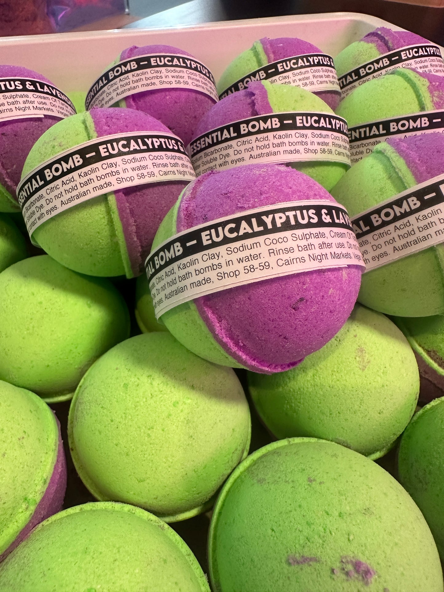 Essential Bomb - Eucalyptus lavender | Bath Bombs